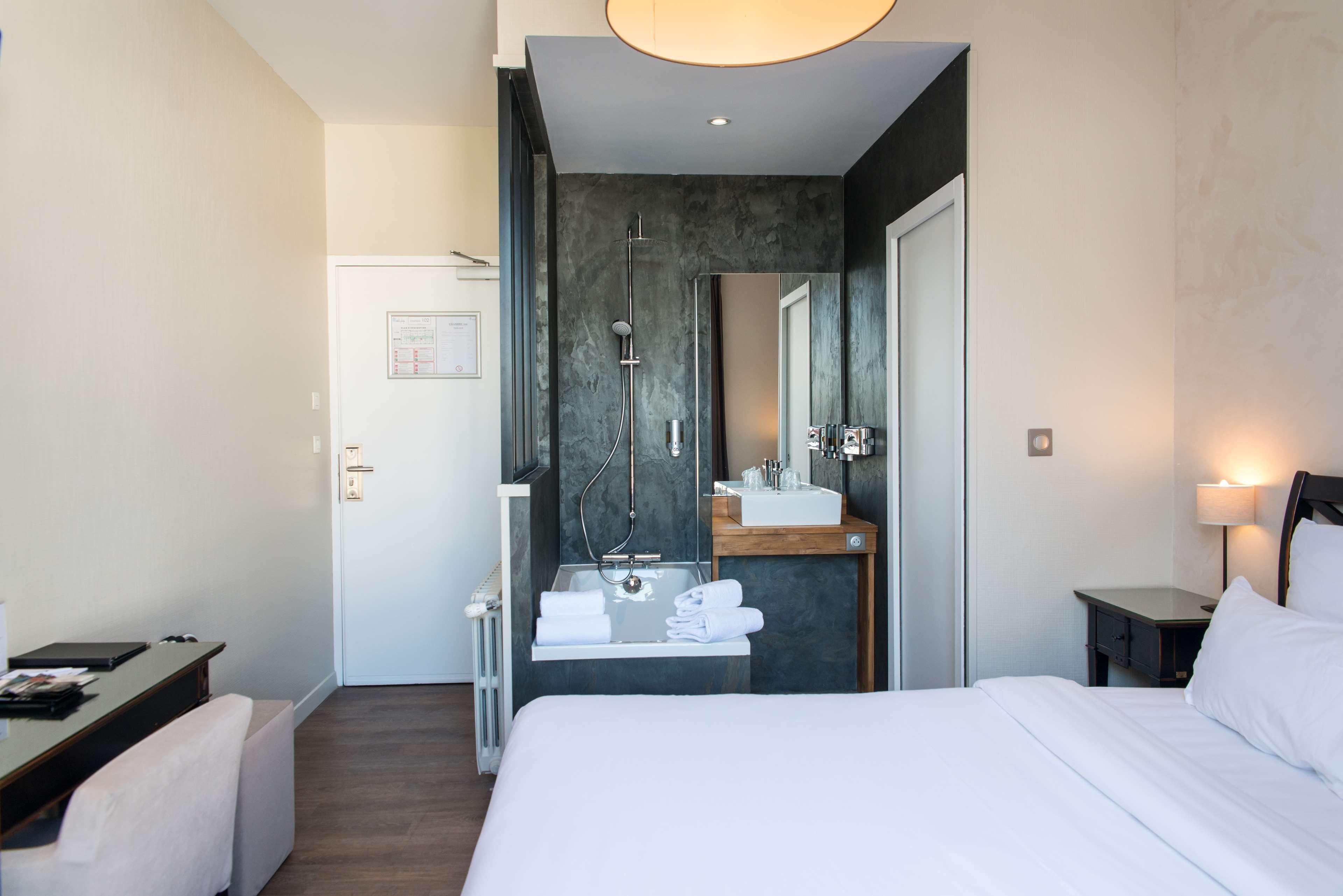 Best Western Hotel De La Plage Saint Marc Sur Mer Экстерьер фото