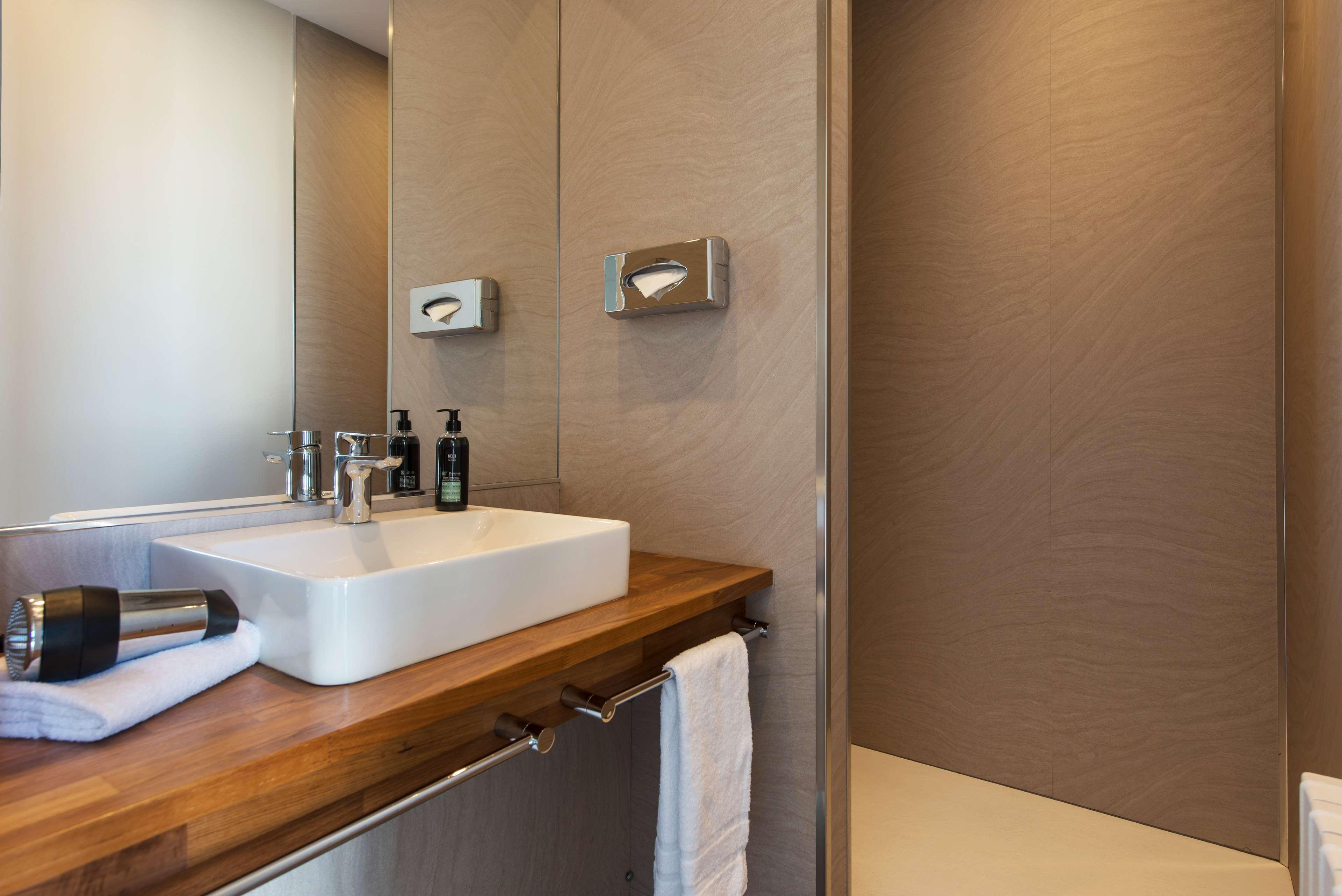 Best Western Hotel De La Plage Saint Marc Sur Mer Экстерьер фото